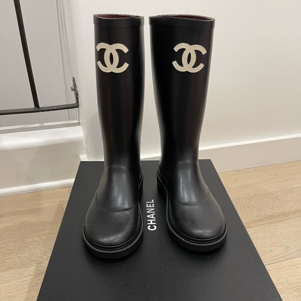 BRAND NEW IN A BOX CHANEL RAIN BOOTS. SOLD OUT EVERYWHERE IN THE US AND EUROPE.